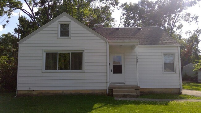 Building Photo - A must see home!