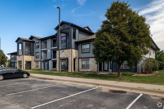 Photo - Inwood Crossings