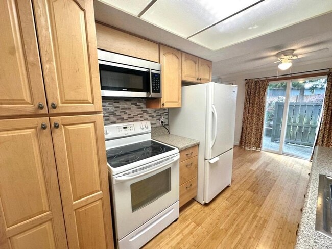 Photo - 6113 204th St SW Unit g1