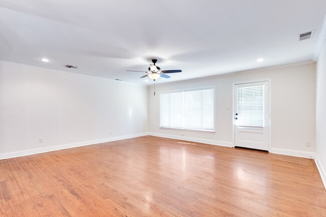 Photo - 221 Woodvale Ave
