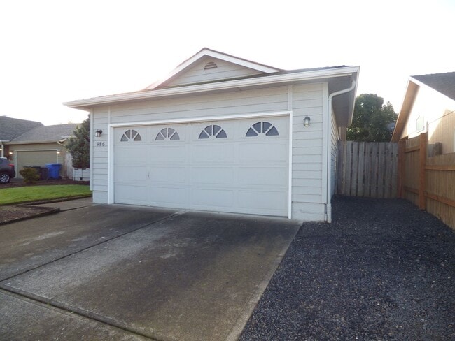 Photo - 3 bed Home in Keizer!