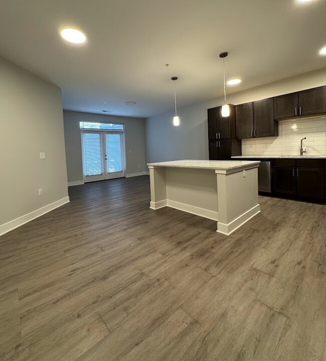 Photo - 340 W Diehl Rd