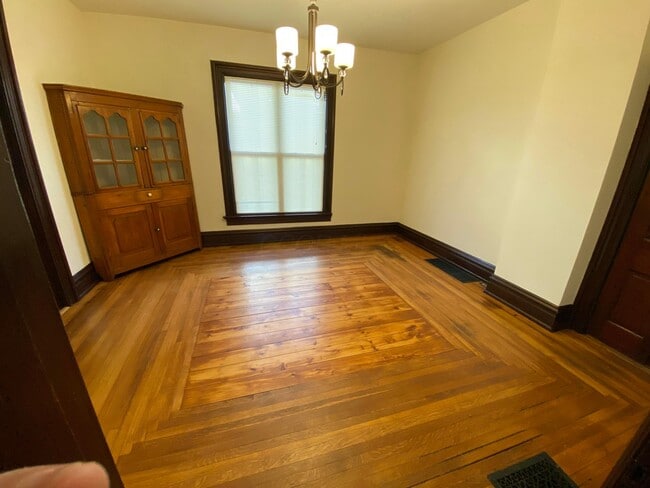 Photo - 102 N Washington St