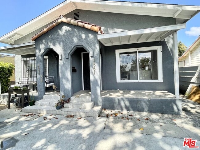 Building Photo - 3659 6th Ave