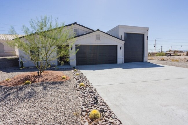 Photo - VR - 881 Pueblo Dr