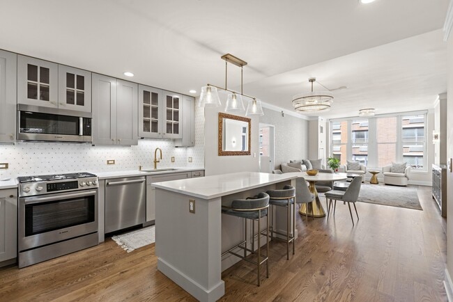 Building Photo - 1125 Maxwell Ln Unit 726