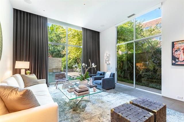 Building Photo - 2845 Lee St