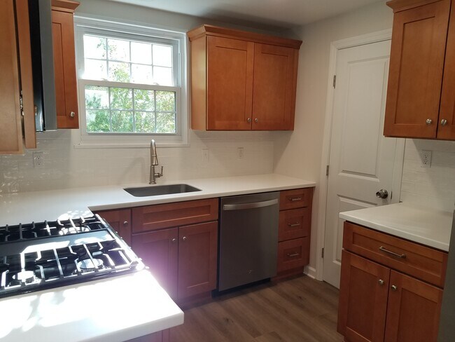 Photo - 603 Topsfield Rd