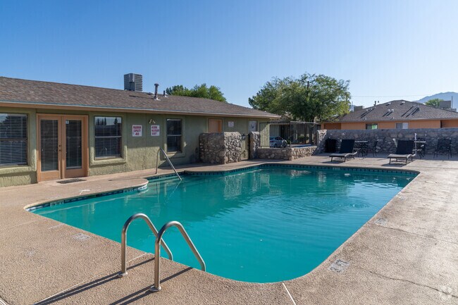 Pool - Pine Valley Estates Apartments