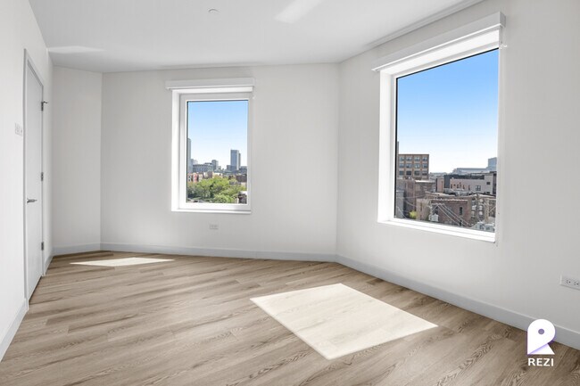 Photo - 670 N May St Unidad 514