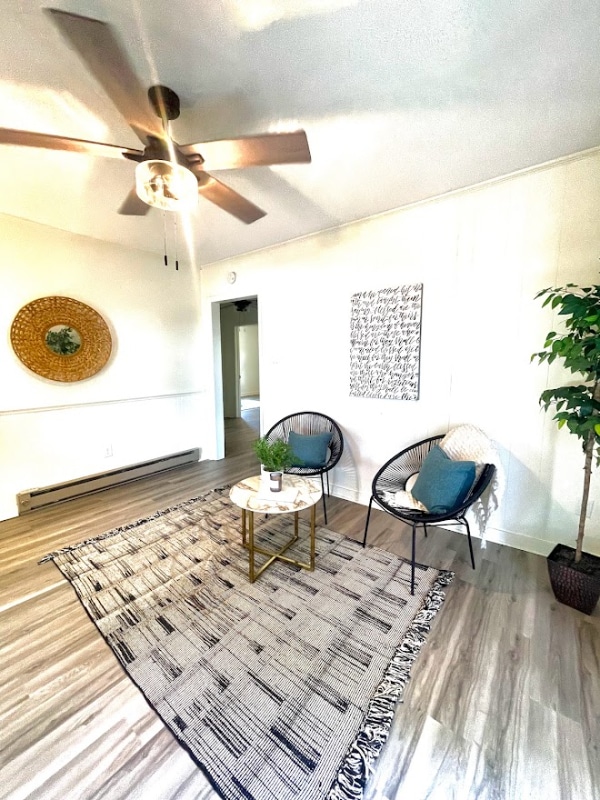 Photo - 410 W Maple St