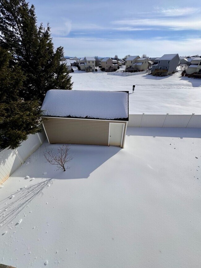 Photo - House for Rent in Broadway