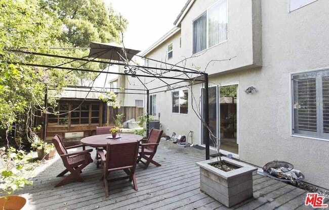 Photo - 149 Orchard Park Pl