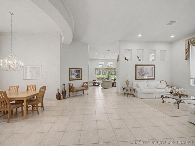 121 Orchid Cay Dr