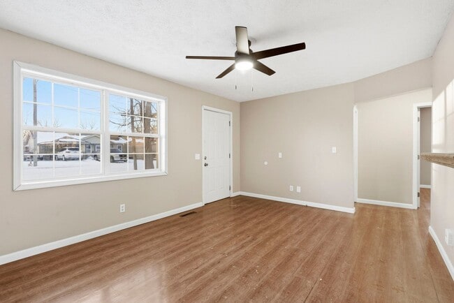 Photo - 3 Bedroom | 2 Bathroom | Nixa MO| Fenced Back Yard! | Nixa Schools!