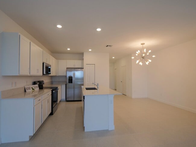 Photo - 206 SE Woodbark St