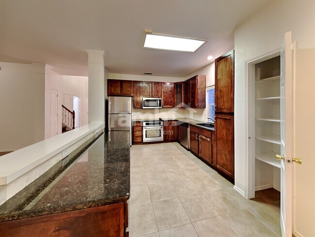 Photo - 174 Murphy Ct