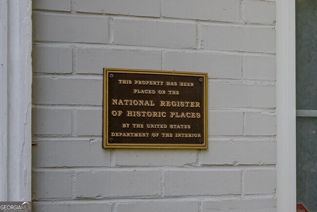 Photo - 1996 Lyle Ave