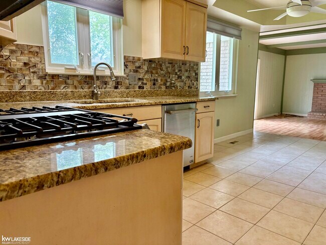 Photo - 3550 Kings Point Dr