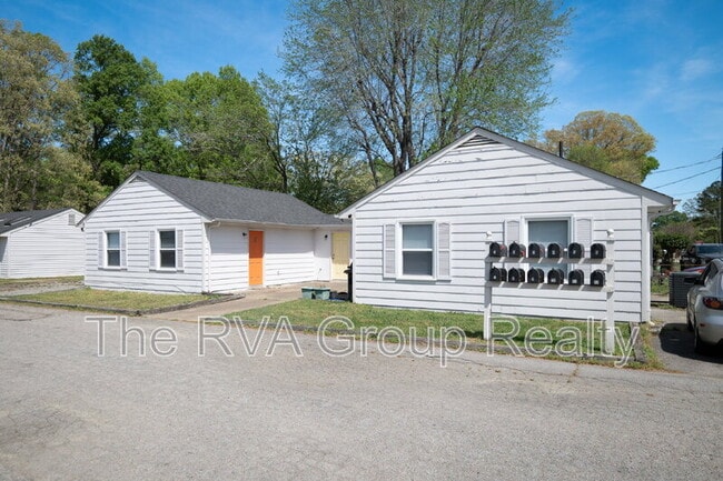 Photo - 3805 Woodlawn St Unit 12