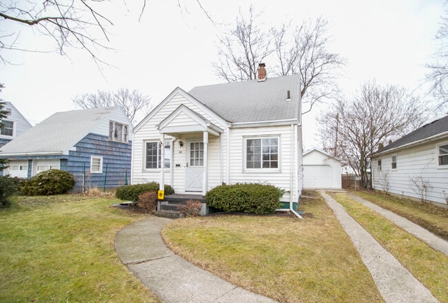 Building Photo - 25 Willamont Rd