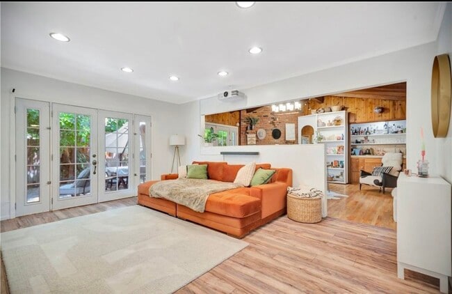 Building Photo - 6556 Greenbush Ave Rental