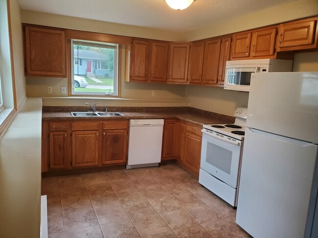 Building Photo - 742 Central Plains Ct Rental