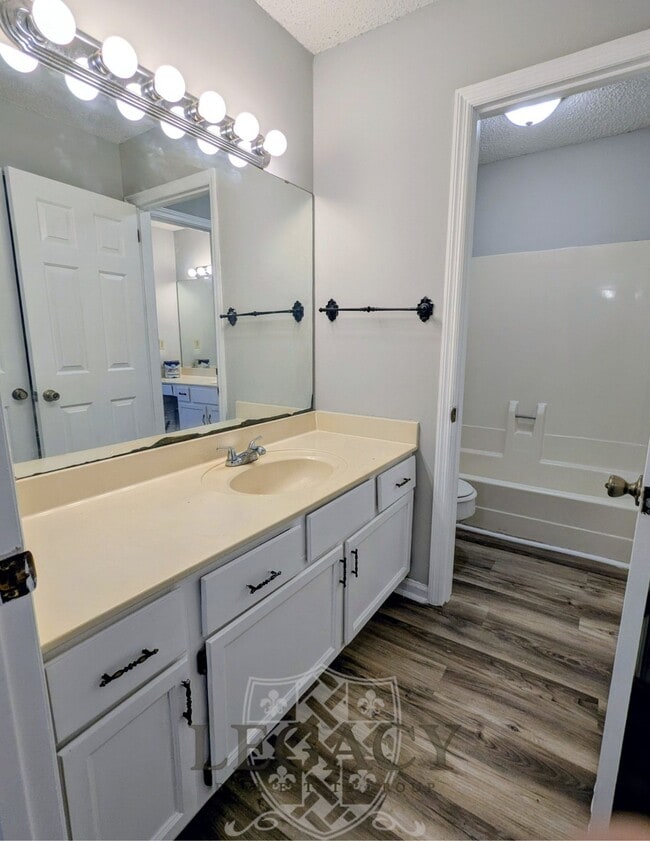 Photo - 2436 Thoroughbred Dr