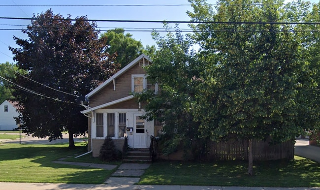 Building Photo - 618 Main St Unit 618 upper  Main Street