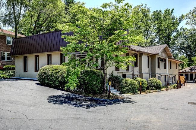 The Residence at 1743 N Decatur