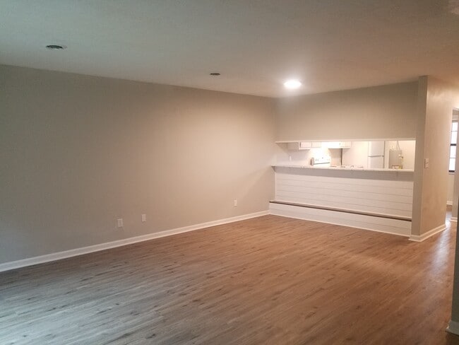 Photo - Maplecrest Square Apartments