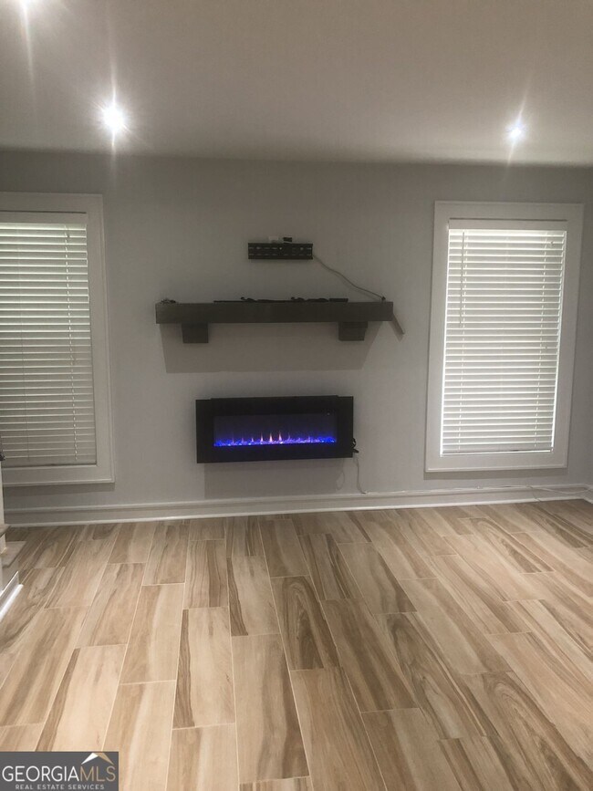 Photo - 1150 Burns St SE