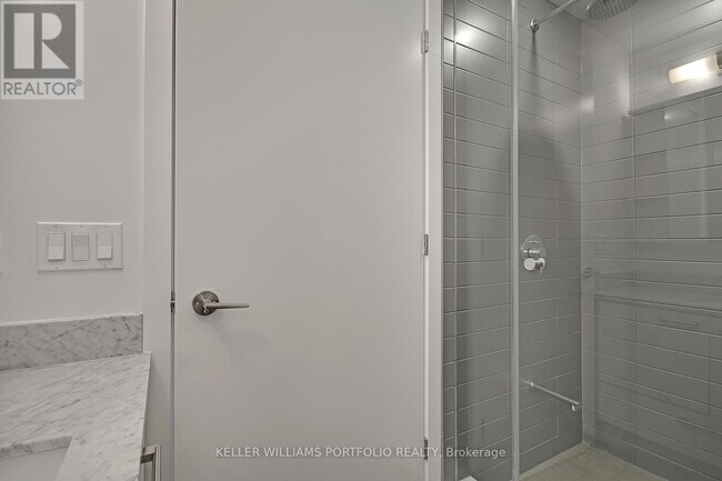 Photo - 2221 Yonge St Unit 1106