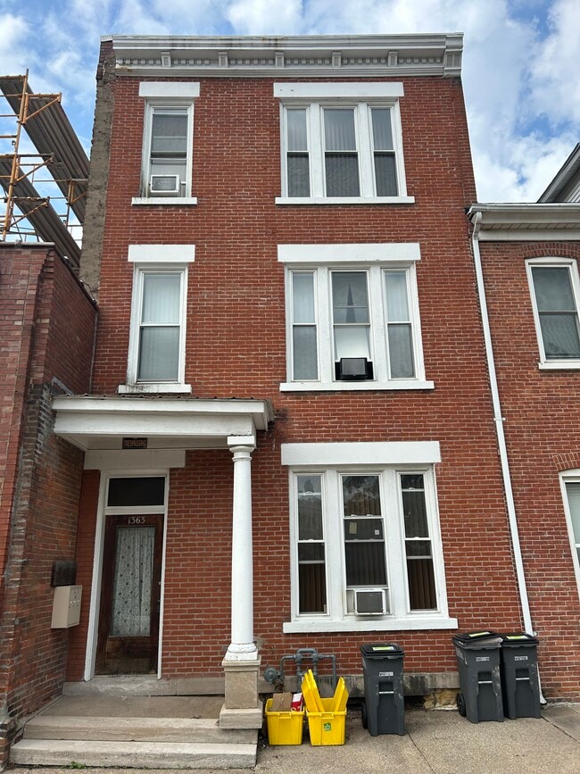 1363 Iowa St Unit 3