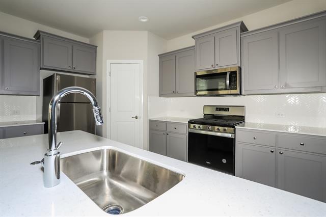 Photo - 808 Wilmott Ter