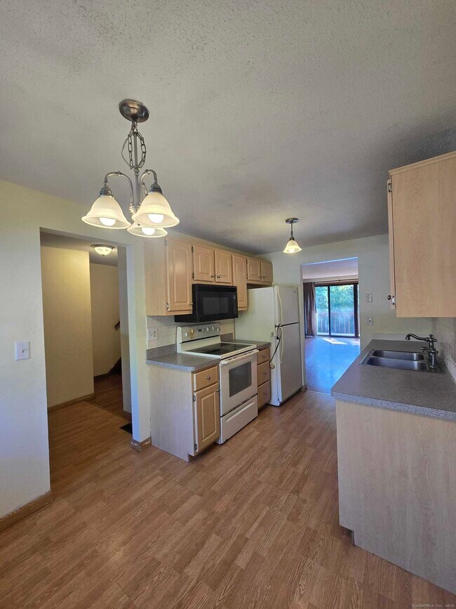 Photo - 32 Upper Pattagansett Rd Unit 20