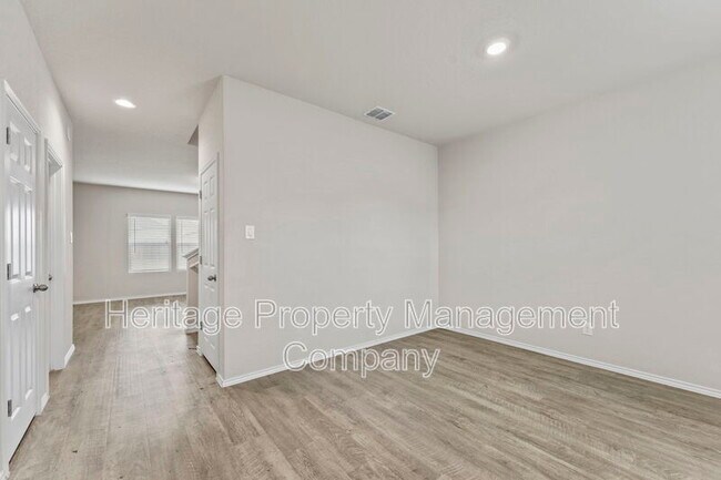 Photo - 7115 Mesa Cliffs