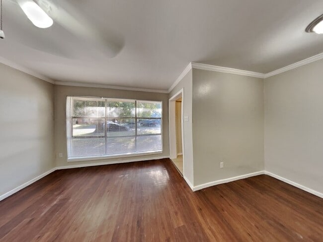 Photo - 2123 Raspberry Ln