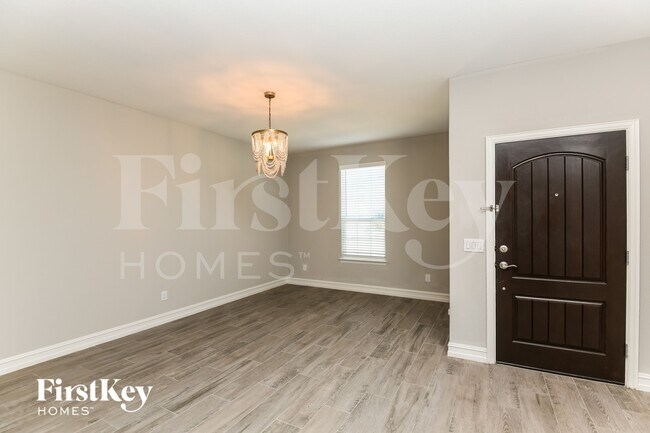 Photo - 937 Crest Breeze Dr