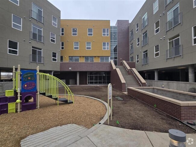 Building Photo - SP Crossing Apartments