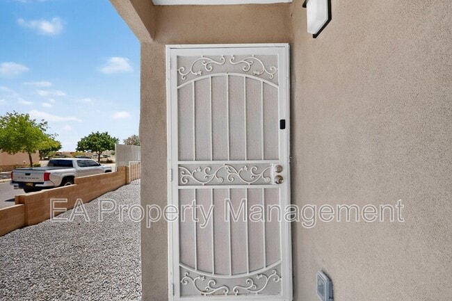 Photo - 5748 Pinon Flats Rd NW