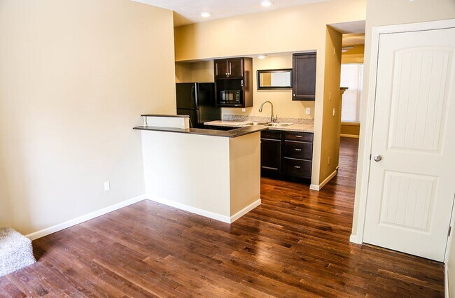 Photo - 512 S Main Ave Unidad B