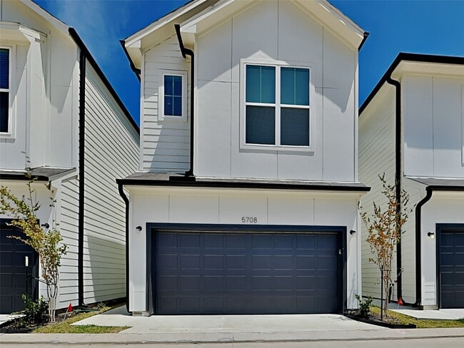 Building Photo - 2609 James Madison Way Rental