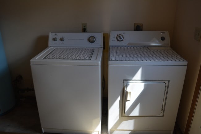 Lavadora/secadora sin monedas - 201 Minnesota Ave Unidad 10