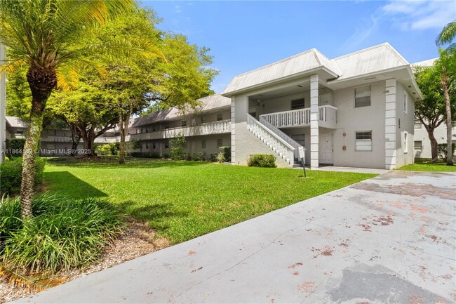 Building Photo - 17255 SW 95th Ave Rental