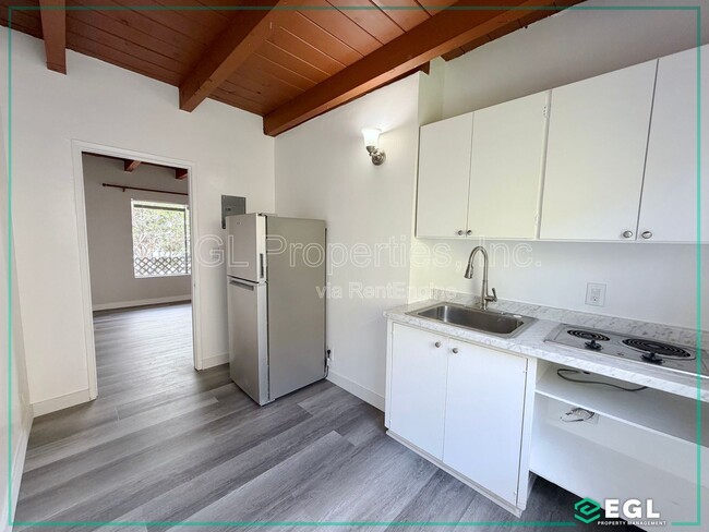 Photo - 5833 Camerford Ave Unit 04