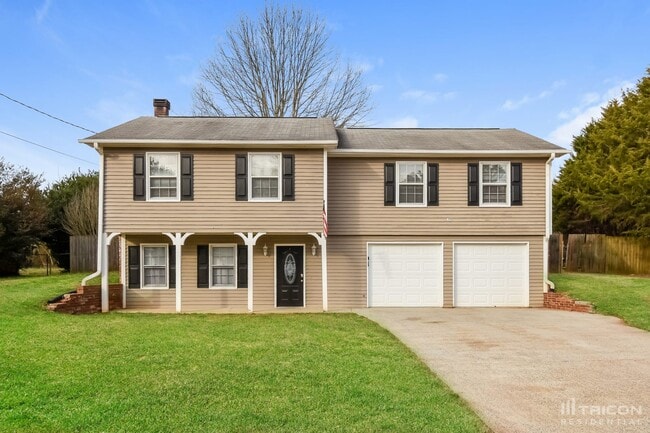Building Photo - 414 Breezy Dr SW Rental