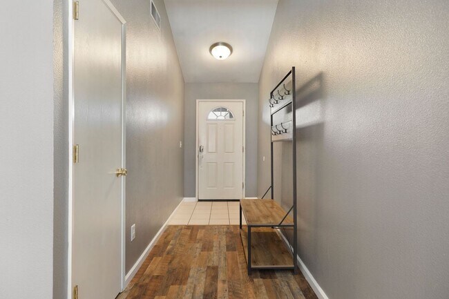 Photo - Beautiful Three Bed House in Chico Neighborhood