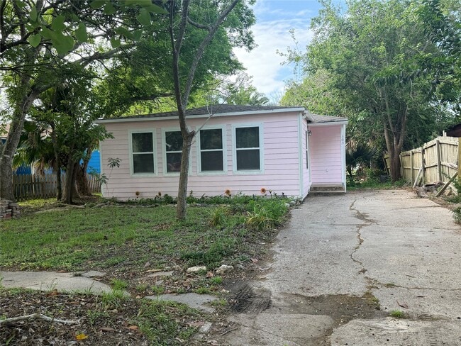 Photo - 303 Magnusson Ave