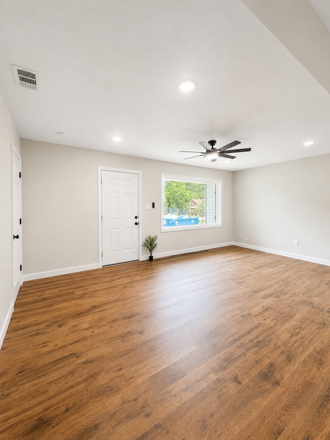 Photo - 115 N Ballard St
